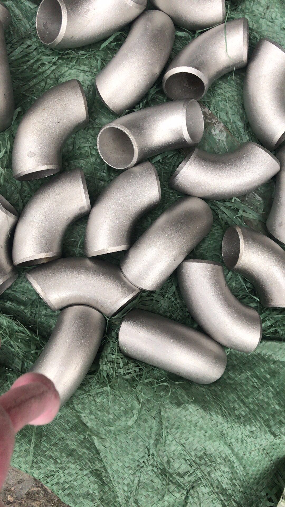 厚壁弯头厂家现货 对焊弯曲接头 导热性好 轻便搬运 送货上门