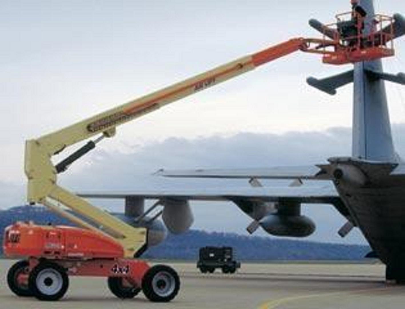 直臂高空车 折臂液压升降平台 室外高效施工 裕隆盛